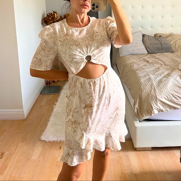 NEW Missguided White Porcelain Cut Out Front Mini Dress - Picture 5 of 5